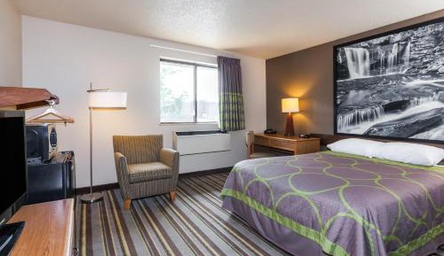 Queen Room - Disability Access/Non-Smoking