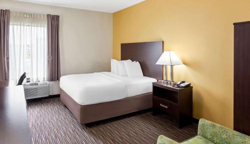 Queen Room with Bath Tub - Disability Access