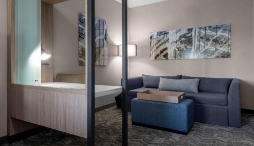 King Suite with Trundle Bed