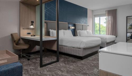Suite with 2 Queen Trundle Beds 