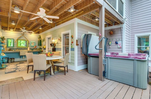 Hendersonville Apartment | Creekside Hendersonville Haven: Hot Tub & Fire Pit