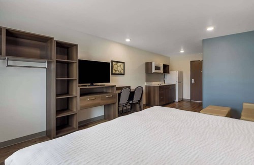 Roanoke Hotel | WoodSpring Suites Roanoke
