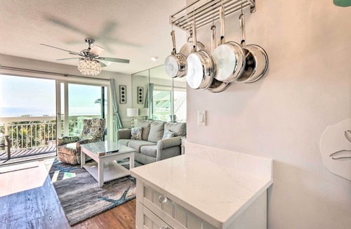 North Forest Beach Apartment | Beachfront Condo w/Pool Access in Hilton Head!