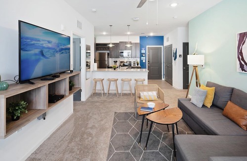 Avery Creek Apartment | South Asheville Getaway 2 BDR Apt Gym Pool