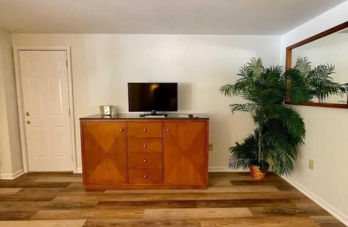 Lake Lure Hotel | Geneva Hotel & Tiki Bar
