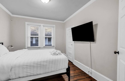Villa Heights House | Charlotte Luxury 3BR Home NoDa