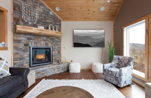 Chalet Village North Cabin | Million Dollar Views/Near Downtown Gatlinburg/New