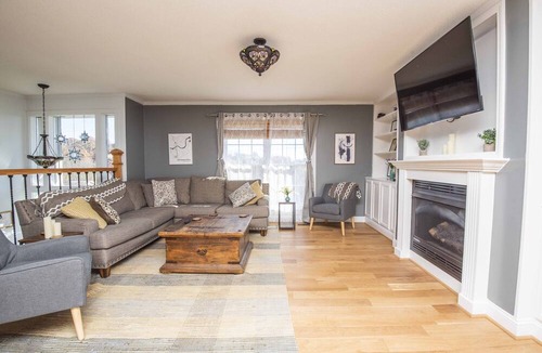 Kodak House | Ironwood Haven-Hot Tub-Firepit-Pool Table-Air Hockey-2600sq ft-7min Off Exit 407