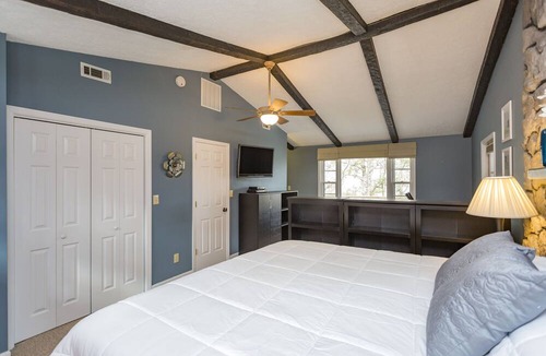 Bellevue House | Grand Dream Vacation Home in Nashville 7+ beds!
