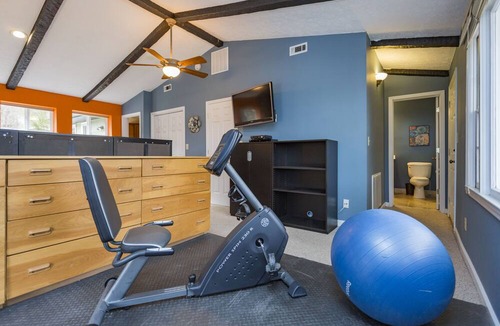 Bellevue House | Grand Dream Vacation Home in Nashville 7+ beds!