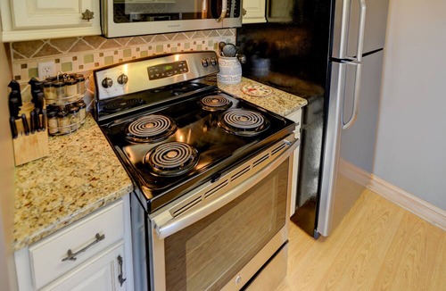 Ferguson Cabin | Charming Cabin Near Boone - Picturesque Views - NEW Hot Tub & Hiking Trails