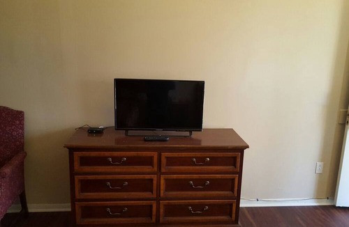 Johnson City Hotel | Park n Stay Inn