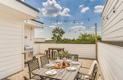 Haynes Area House | Grill Fire Pit Views Near Downtown Nashville