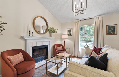 Whitemarsh Island House | New Meets Nostalgic- Cottage Sleeps 8