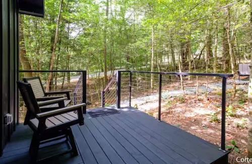 Balsam Grove Cabin | Couples Glamping Cabin - Bearly Behaving