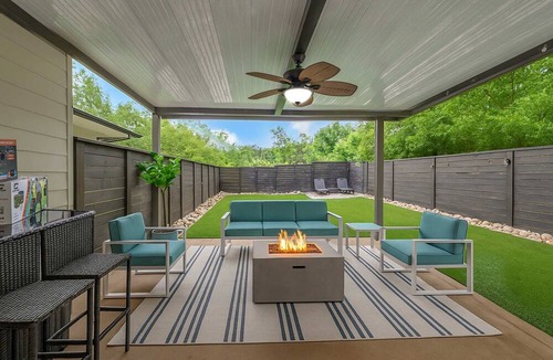 Haynes Area House | Rooftop Large Backyard Fire Pit Near Downtown Nashville