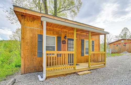 Livingston Cottage | Secluded on 10 Acres: Livingston Getaway w/Sauna!