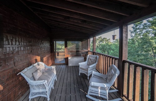 Dandridge Cabin | Poppys Place Cabin