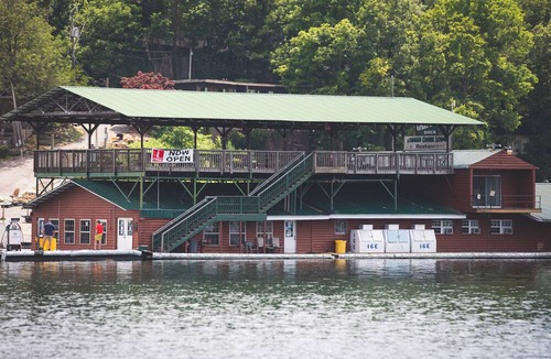 Albany Cabin | Cozy 1 Bedroom Cabin located near Lake Cumberland.