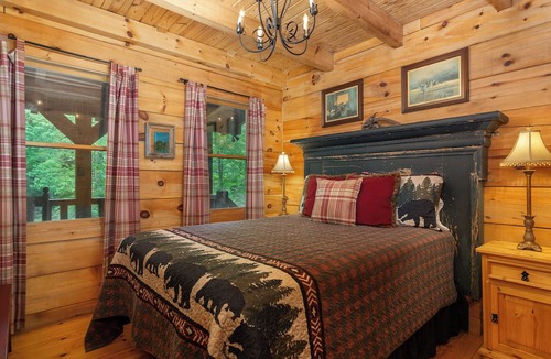 Burnsville Cabin | Literally on the river💦 Fish'n 🎣 Beach 🏖️ Kayaking 🛶 Fire Pit🔥Swimming Hole