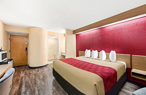 Pittsburg Hotel | Econo Lodge London North