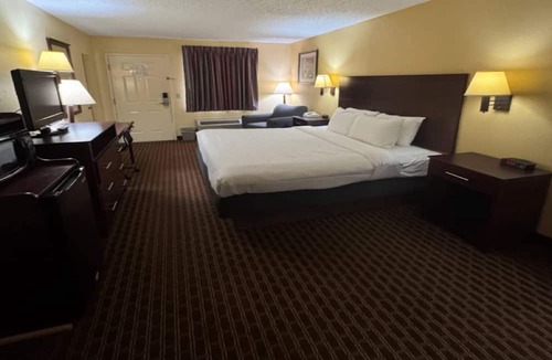 Franklin Hotel | Quality Inn Franklin South