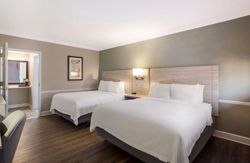 Historic Downtown Hotel | Best Western Sea Island Inn