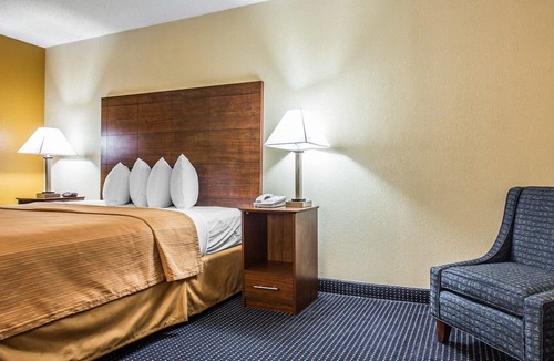 Mullins Hotel | Quality Inn Mullins - Marion