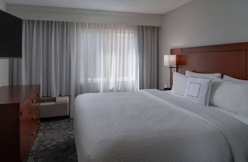 Twin Brook Hotel | Sonesta Select Chattanooga Hamilton Place