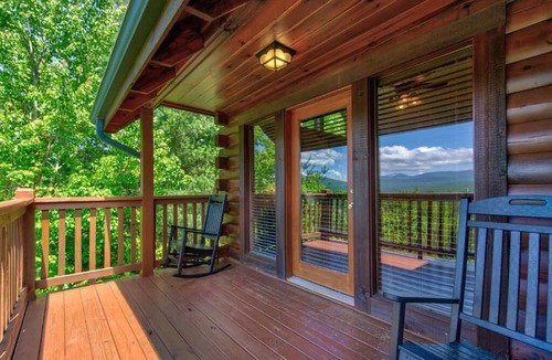 Black Bear Falls House | Eagles Point Lodge