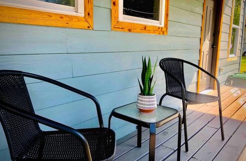 East Memphis Apartment | The Blue Heron-elegant Urban Studio in City Center
