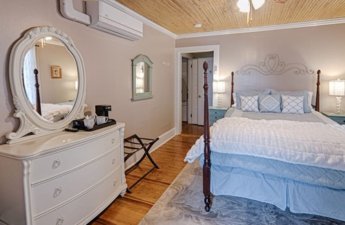 Chimney Rock Bed & Breakfast | Broad River Inn