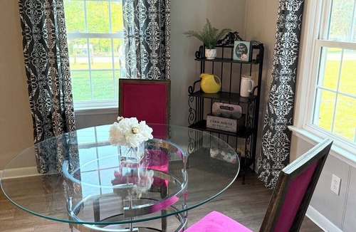 Hickory Apartment | The Local Yokel | Cozy 1 BR Apartment + Wi-Fi & Parking
