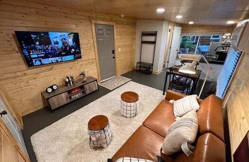 Apple Ridge Cabin | 100 mile view, 2.5 miles to downtown Blowing Rock.