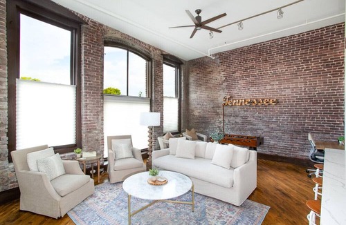 Old City Apartment | Jackson Jewel - Downtown Suite