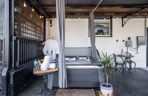 Inglewood House | Hot Tub & EV Charger · 2BR Sleeps 4 · East Nash