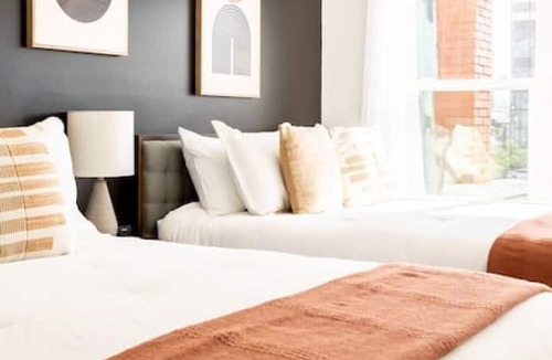Rutledge Hill Apartment | Stylish Downtown Nashville Condo - Patio & Parking