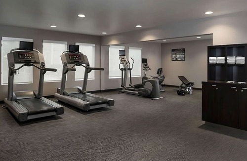 Twin Brook Hotel | Stay in a Contemporary Pet Friendly Hotel Near Tennessee Aquarium!
