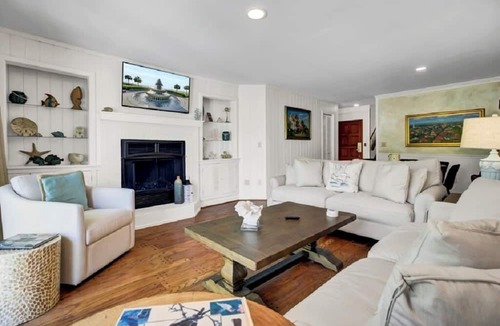 Twin Oaks Condo | Award-Winning Resort Amenities | Racquet Club Villa 37