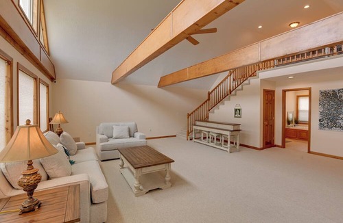 Gordonsville Cabin | Gordonsville Retreat: Deck w/Spectacular Views!