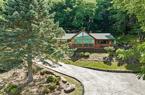 Maggie Valley Cabin | Highview Retreat-Breathtaking Views, Great Location!