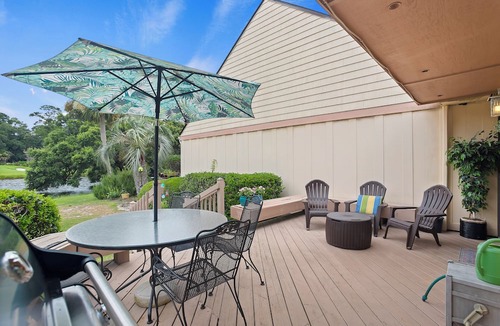 Palmetto Dunes Condo | Pet Friendly -Patio overlooking Lagoon -Near Beach