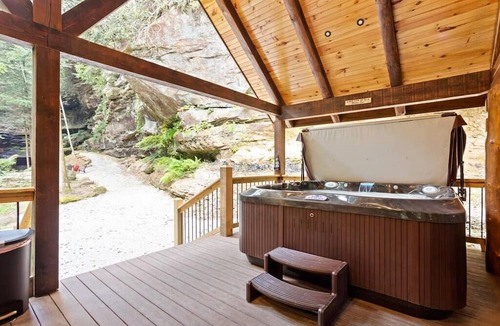 Slade Cabin | Cabin of Freedom Falls |Private Waterfall, Hot Tub | Secluded & Luxury Log Cabin Retreat
