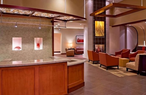 Gwinnett Place Hotel | Making Best Memories Close to Pirate’s Cove Adventure Golf w/Onsite Pool