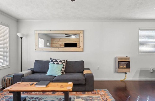 Beattyville House | Grey Duck- Firepit, WiFi, Covered Deck, 20 mins from Natural Bridge