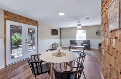 Chattanooga Apartment | Pawnee Duplex in Chattanooga, Unit 1