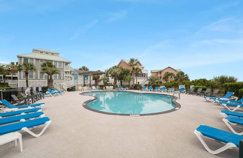Oceanmarsh Subdivision Condo | Pool and Ocean Views - First Floor Villa on Harbor Island