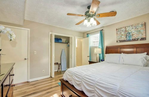 Johnson City Apartment | A comfortable home near the Motor Mile and Boone Lake, 5mins to I-26, Wing Deer Park, and the Mall.
