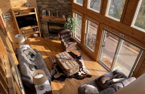Townsend Cabin | Sky Haven: Luxury Sunrise Views & Peaceful Seclusion near Cades Cove