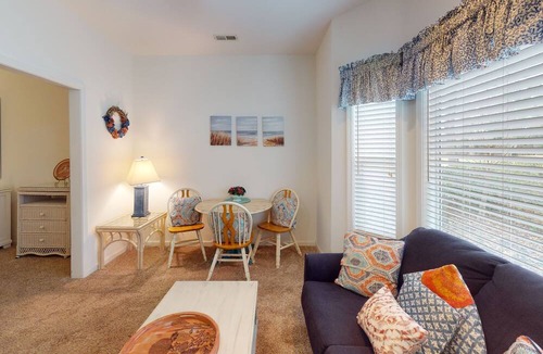 Sea Trail Condo | Light and bright 1st floor condo in Sunset Beach | RC 1802